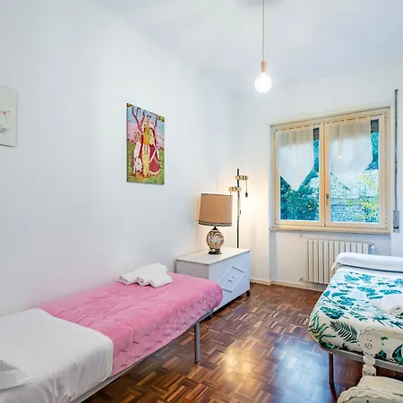 Balcony Flat Near The Center By Wonderful Italy Apartment