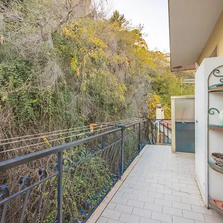 Balcony Flat Near The Center By Wonderful Italy شقة *